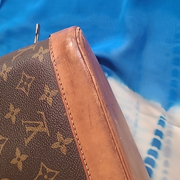 LOUIS VUITTON AUTHENTIC - Picture 10 of 16